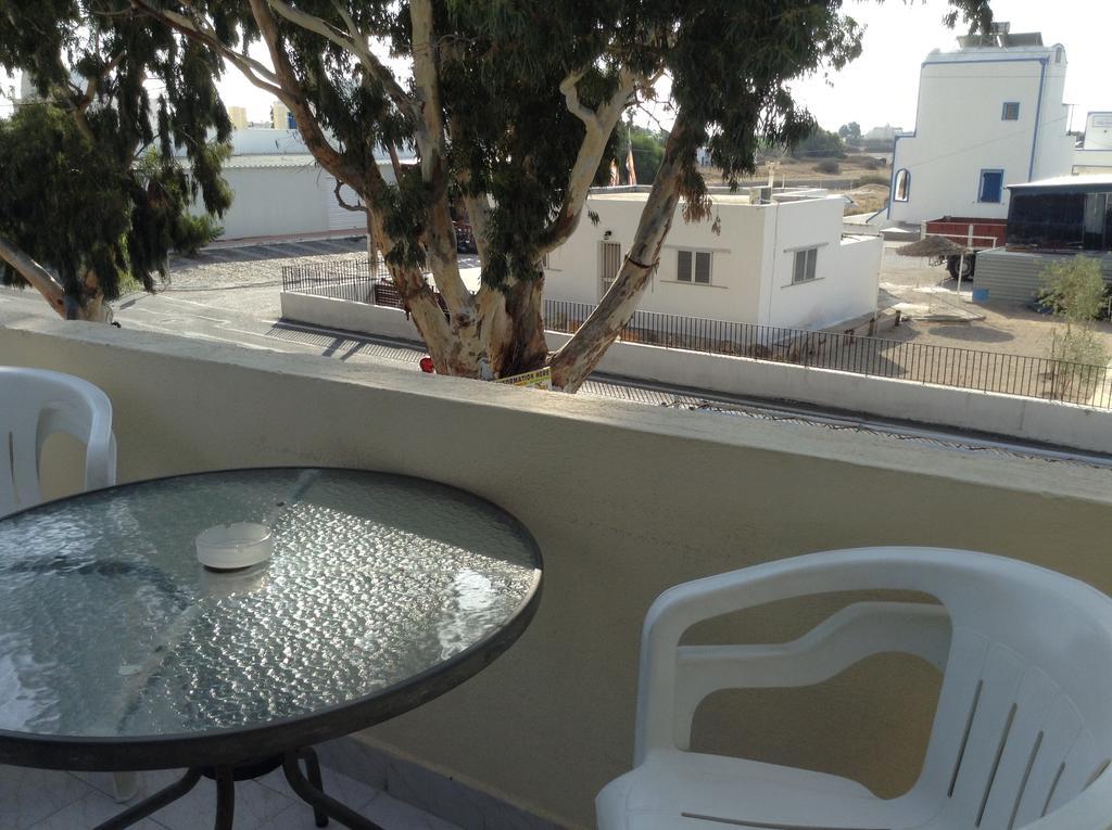 Rooms To Let Katerina & John'S Perissa  Kamer foto